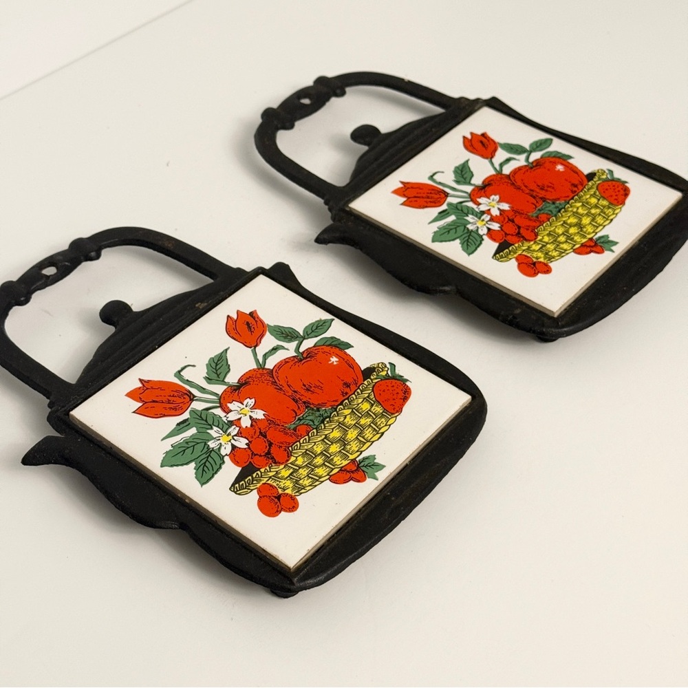 Vintage Apple Teapot Cast Iron Trivet, Hot Plate, Ceramic Tile, Fruit Basket - Picture 2 of 7